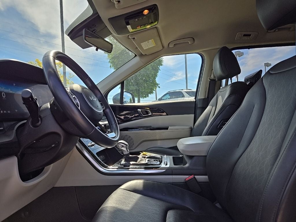 2024 Kia Carnival SX