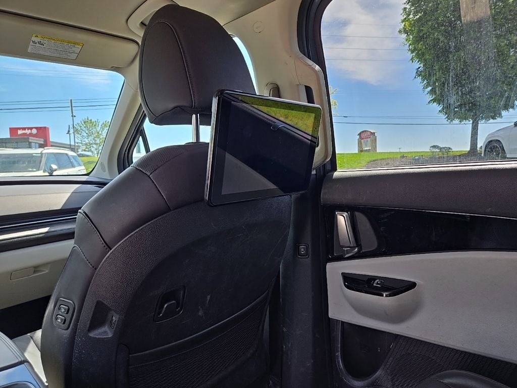 2024 Kia Carnival SX