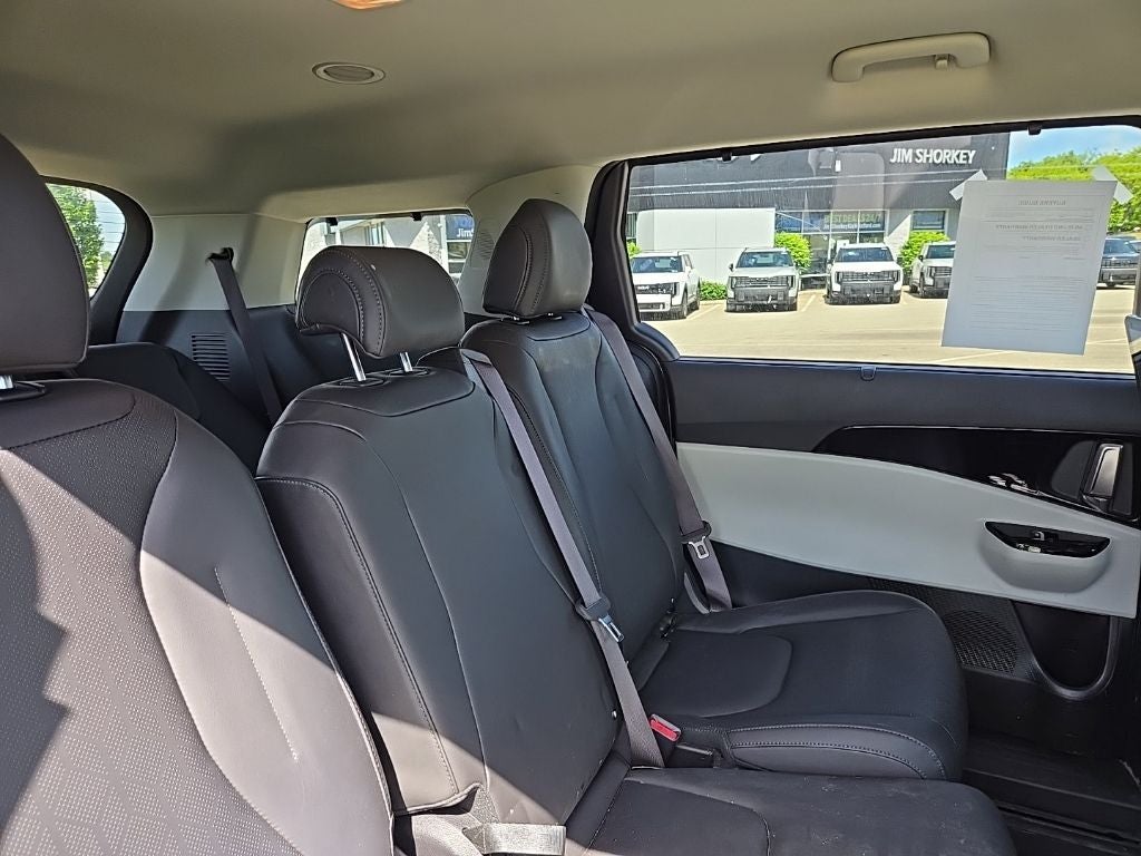 2024 Kia Carnival SX