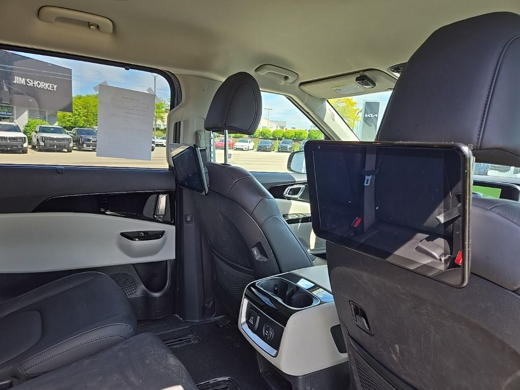 2024 Kia Carnival SX