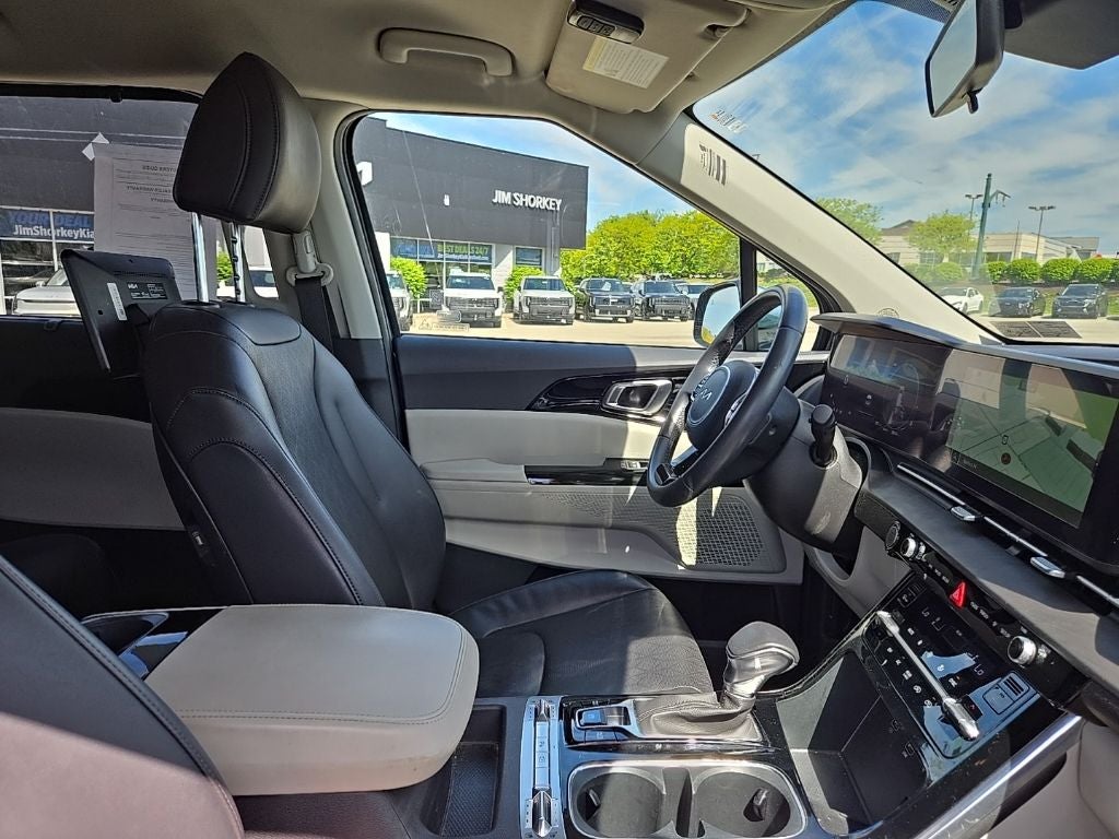 2024 Kia Carnival SX