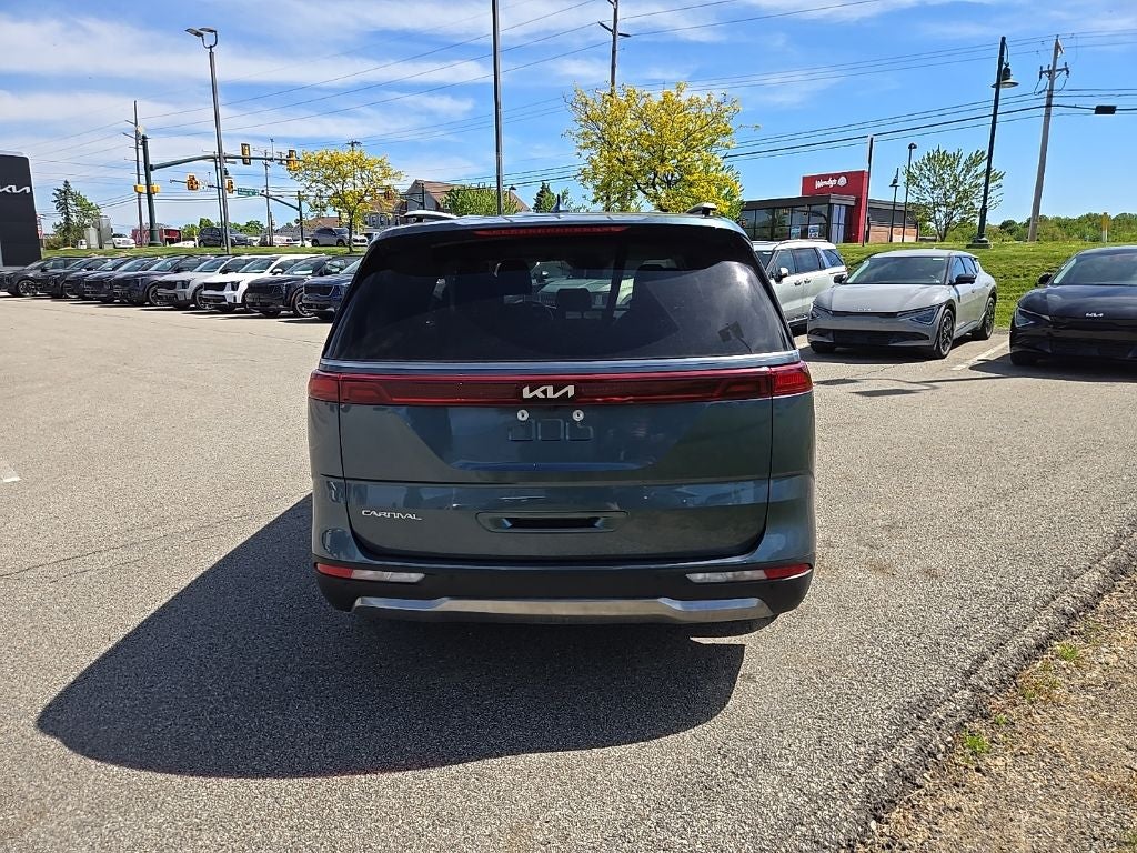 2024 Kia Carnival SX
