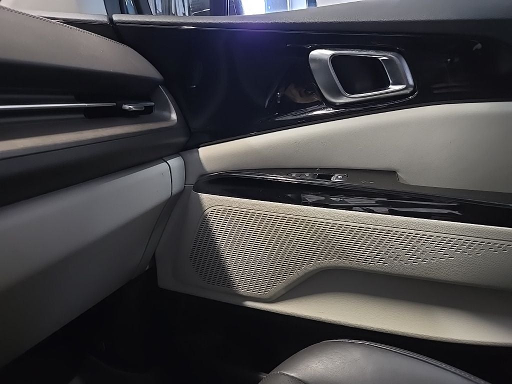 2024 Kia Carnival SX