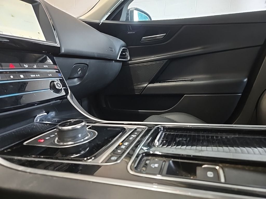 2019 Jaguar XE 25t Premium AWD